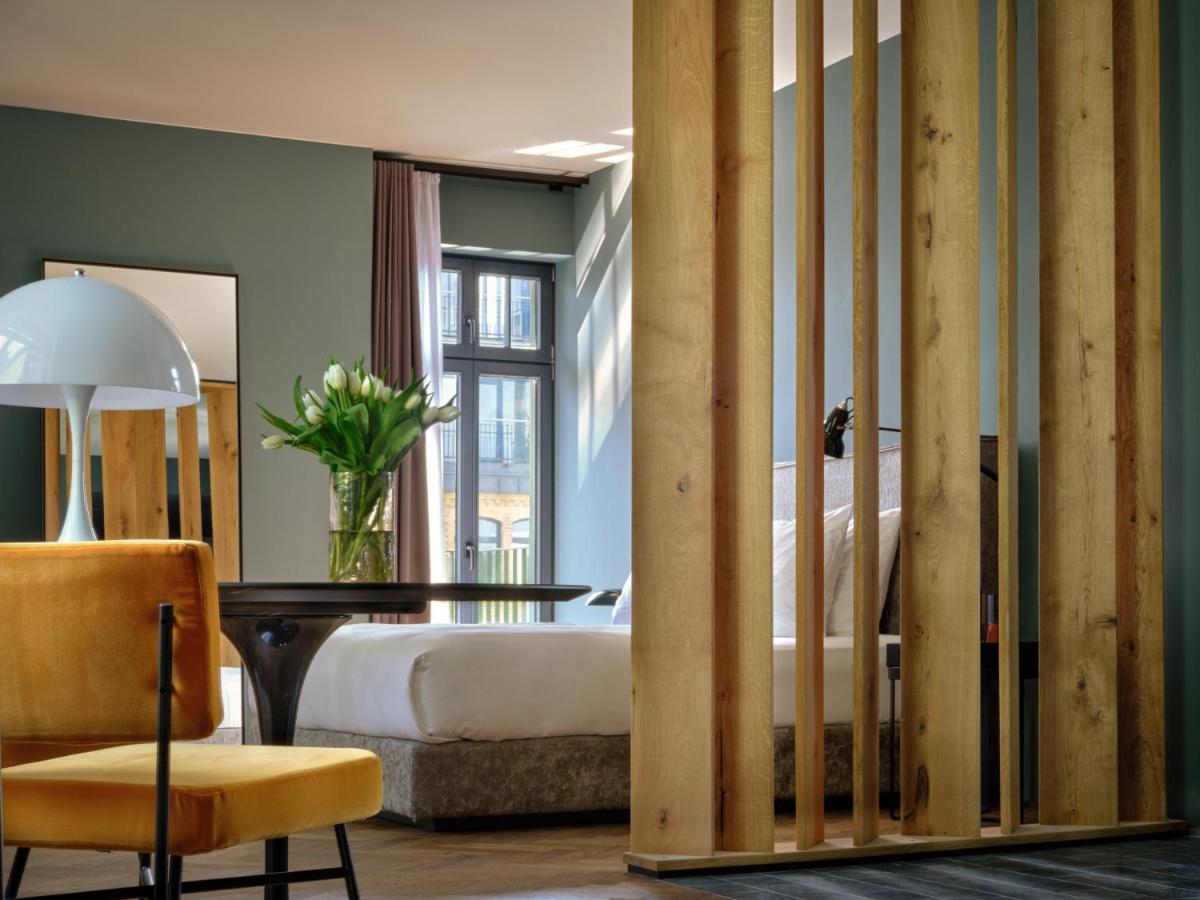 Hotel Sly Berlín Exterior foto A room at the hotel