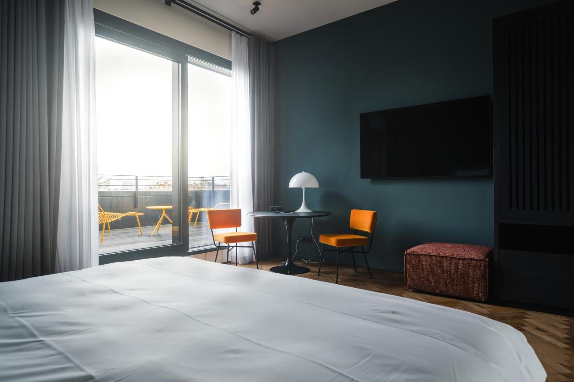 Hotel Sly Berlín Exterior foto A room at the hotel